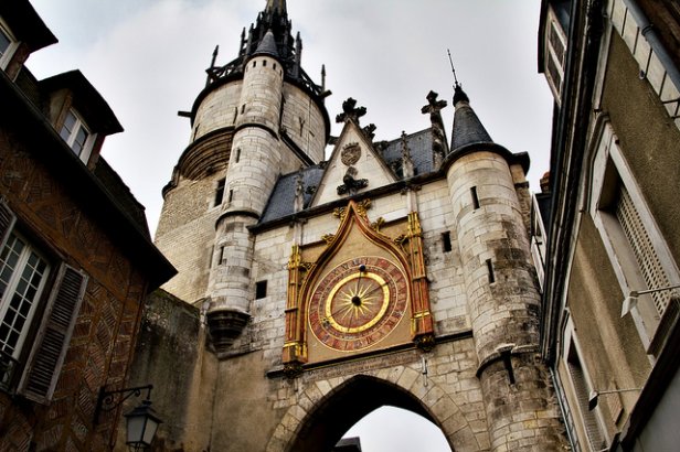 /Torre del Reloj en Auxerre
