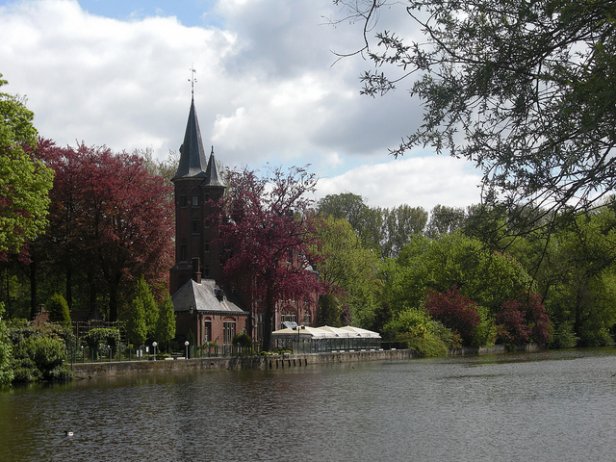 /Parque Minnewater, en Brujas
