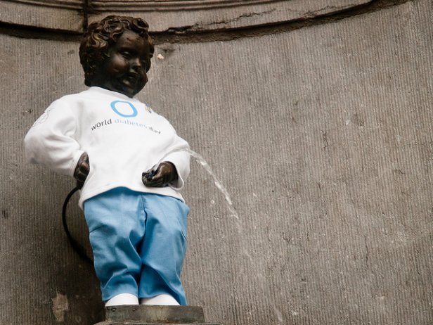 /Manneken Pis disfrazado