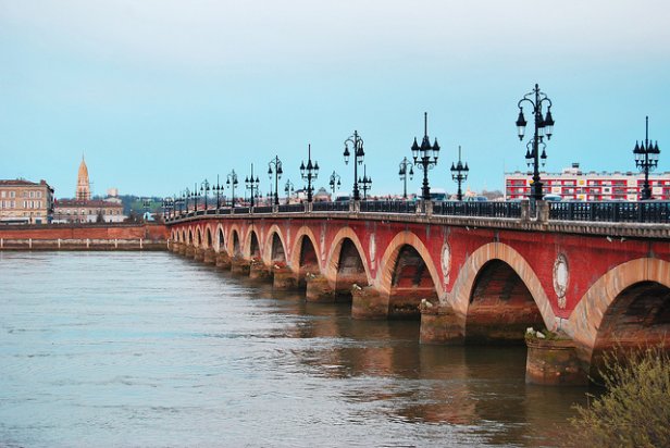 /Pont Pierre sobre el Garona